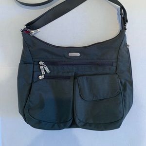 Baggalini Everywhere Bagg